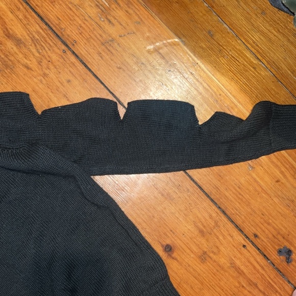 Ruby Moon V-Neck Women's Sweater - Picture 5 of 5